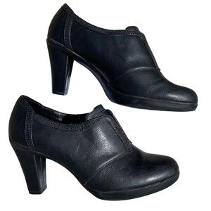 Naturalizer Women’s Shooties - black - size 9